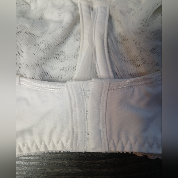 Olga Strapless Underwire Stretch Lace Bra 38D - Picture 9 of 16